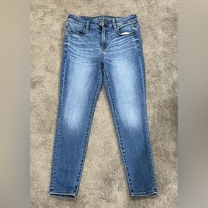 American Eagle. Size 10 Short. Hi Rise Jegging Jeans.